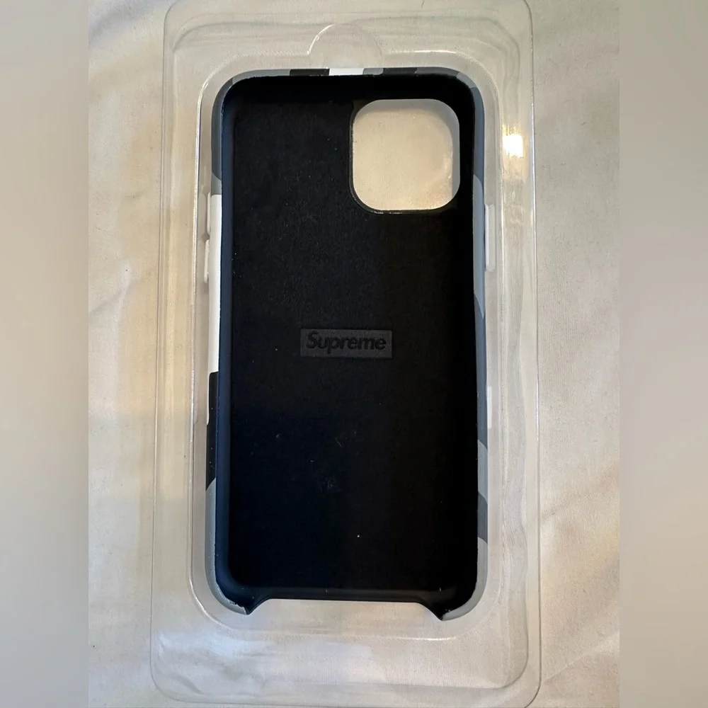 Supreme iPhone 11 Pro phone case